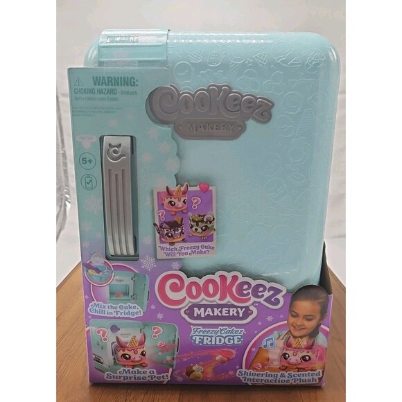Brand New Release Cookeez Makery Freezy Cakez Fridge Plush Cook Bake Interactive - Picture 1 of 10